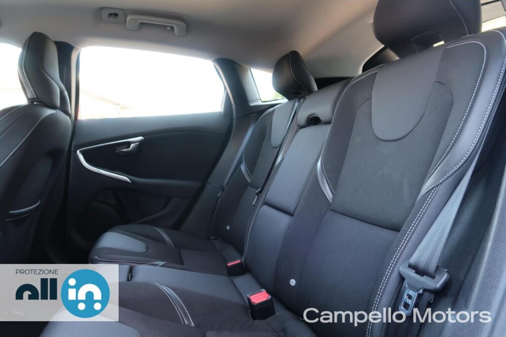 VOLVO V40 D2 Geartronic Momentum Usato Mestre