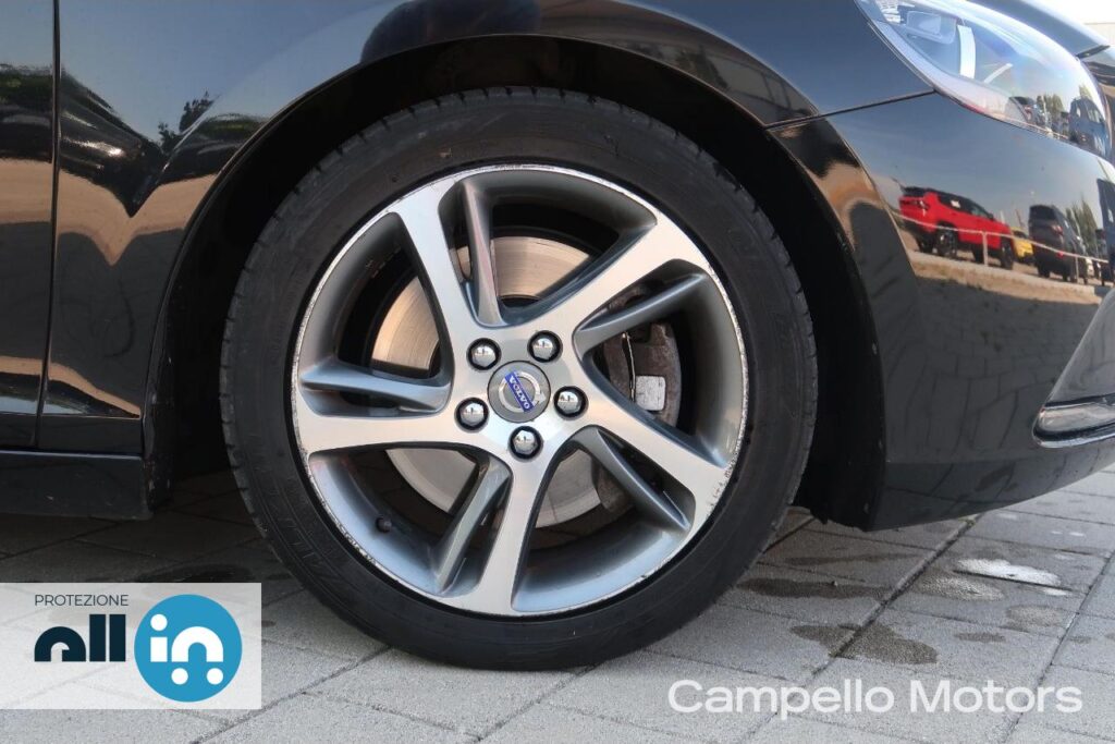 VOLVO V40 D2 Geartronic Momentum Usato Mestre