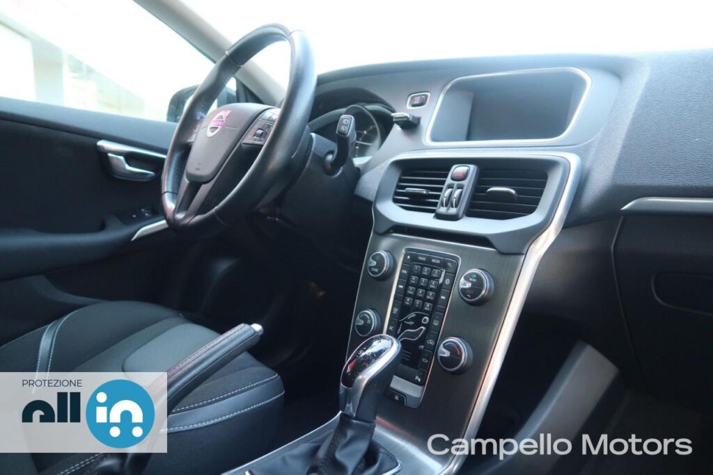 VOLVO V40 D2 Geartronic Momentum Usato Mestre