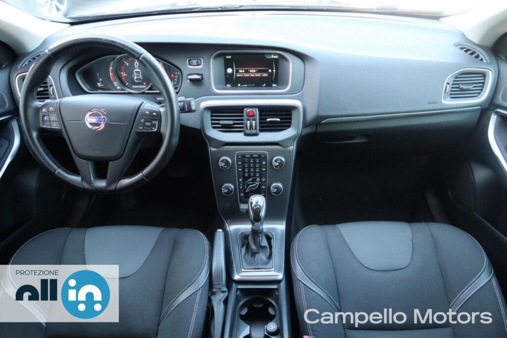 VOLVO V40 D2 Geartronic Momentum Usato Mestre