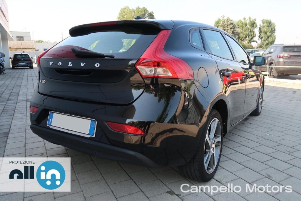 VOLVO V40 D2 Geartronic Momentum Usato Mestre